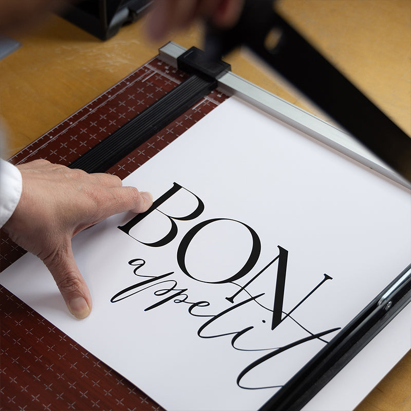 Bon Appetit Küchenposer welches in der eigenen Produktion von 4one Pictures zurechtgeschnitten wird.