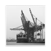 Hamburger Hafen - Schiff an Doc