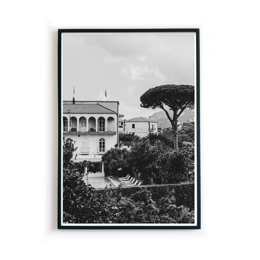 4one-pictures-italien-poster-schwarz-weiss-villa-finca-pool-fotografie-deko-wandbild-bilderrahmen-1.jpg