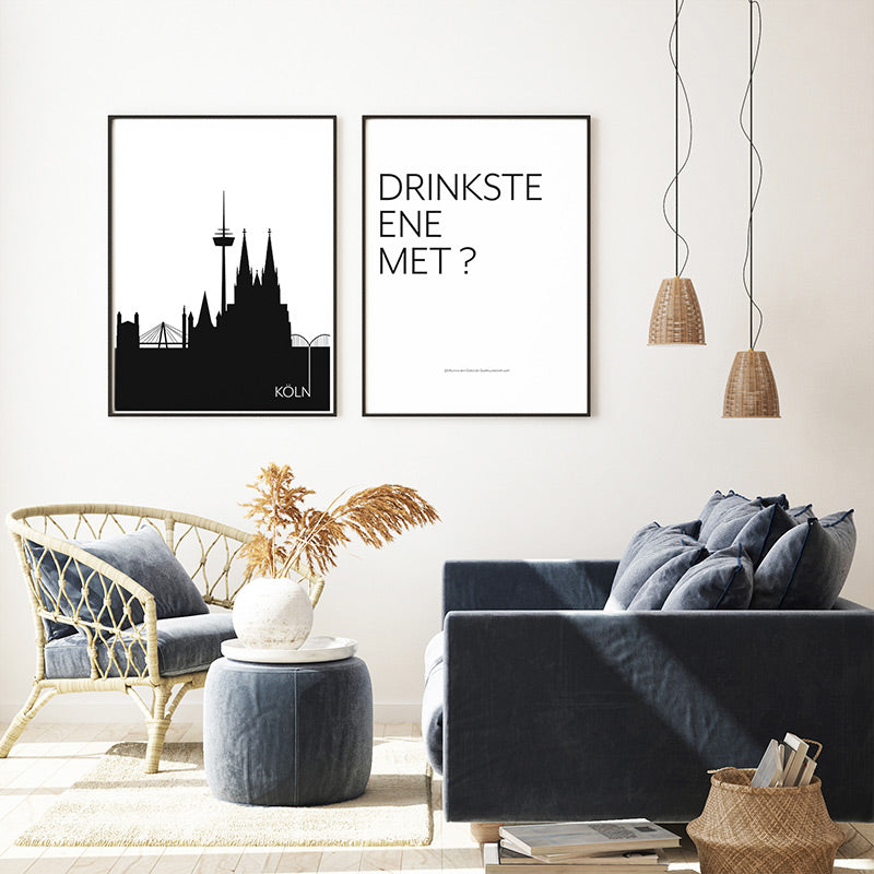 Köln Poster Set von der Illustrierten Kölner Skyline und dem Spruch Drinkste ene Met. Wandbilder im Wohnzimmer über dem Sofa.