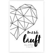 Du & Ich Läuft Poster mit großen schwarzen Herz. Unten personalisierbare Namen und Datum.