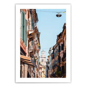 Blick durch Stadt in Italien Poster