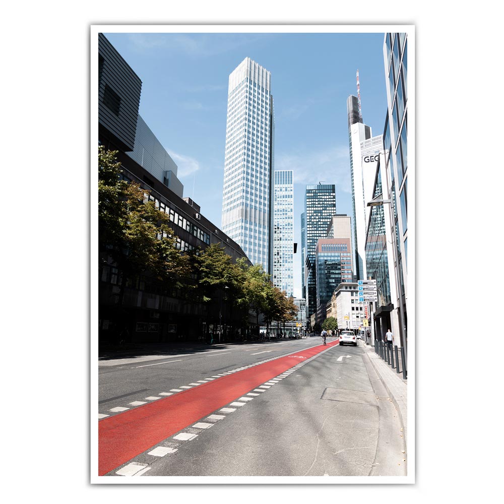 Frankfurt Poster, Straße und Fahrradweg im Vordergrund, dahinter Frankfurter Skyline