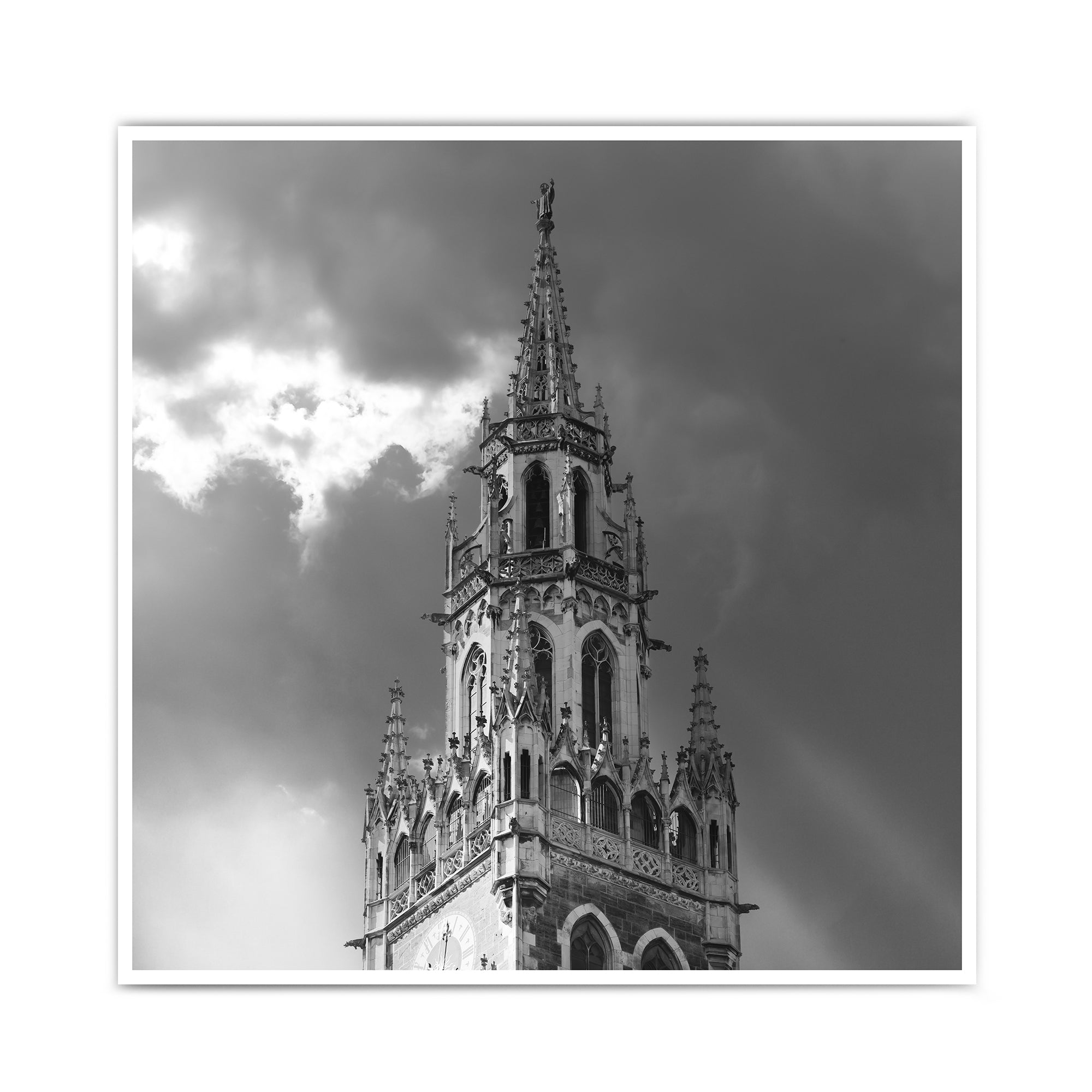 Clouds & Sun in Munich | München Bild