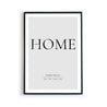 Home Sweet Home Poster in Grau mit personalisierten Vornamen und Familiennamen. Bild im schwarzen Rahmen.