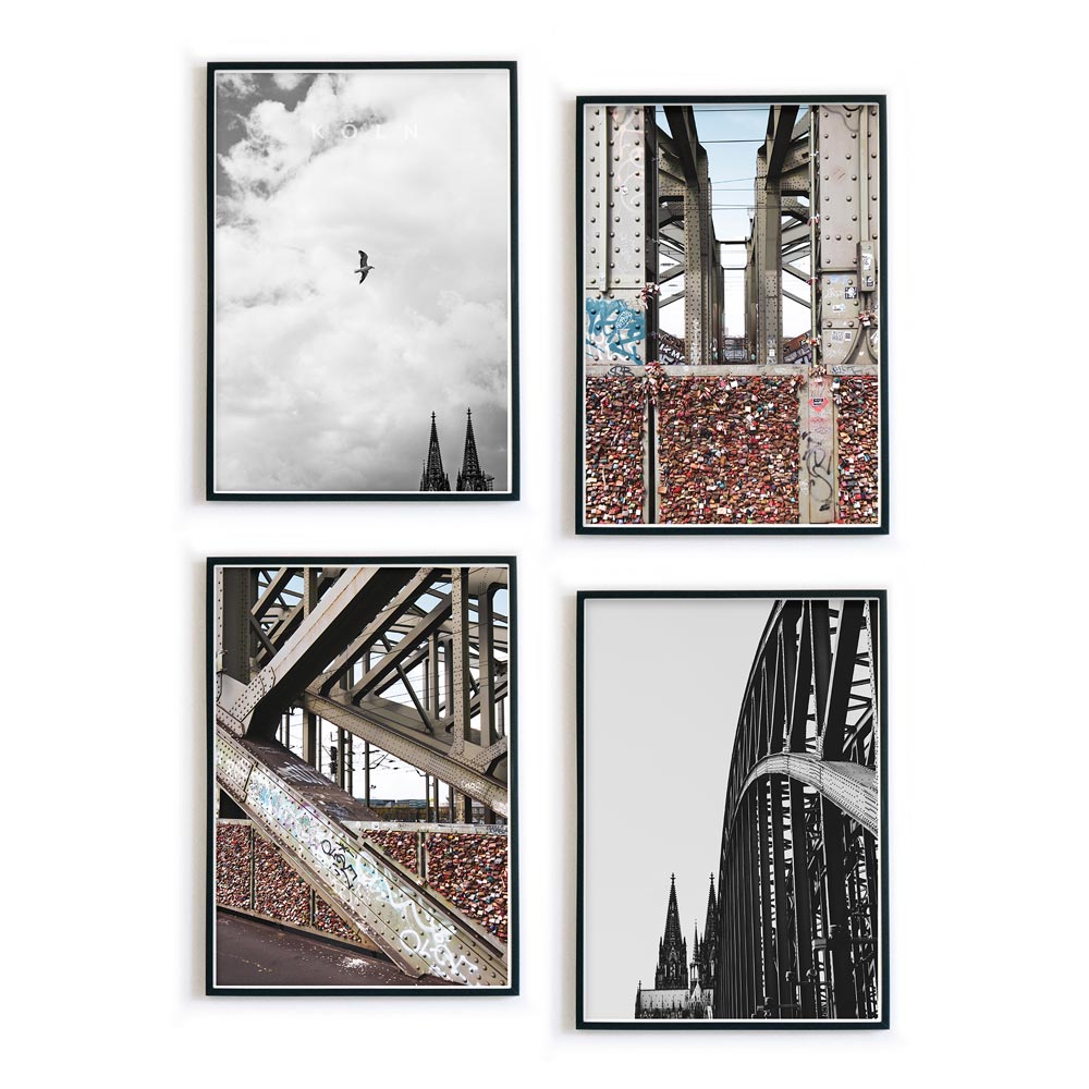4er Köln Poster Set mit zwei schwarz weiß Bildern vom Kölner Dom und zwei Bilder der Hohenzollernbrücke in Farbe. Bilder in schwarzen Bilderrahmen.
