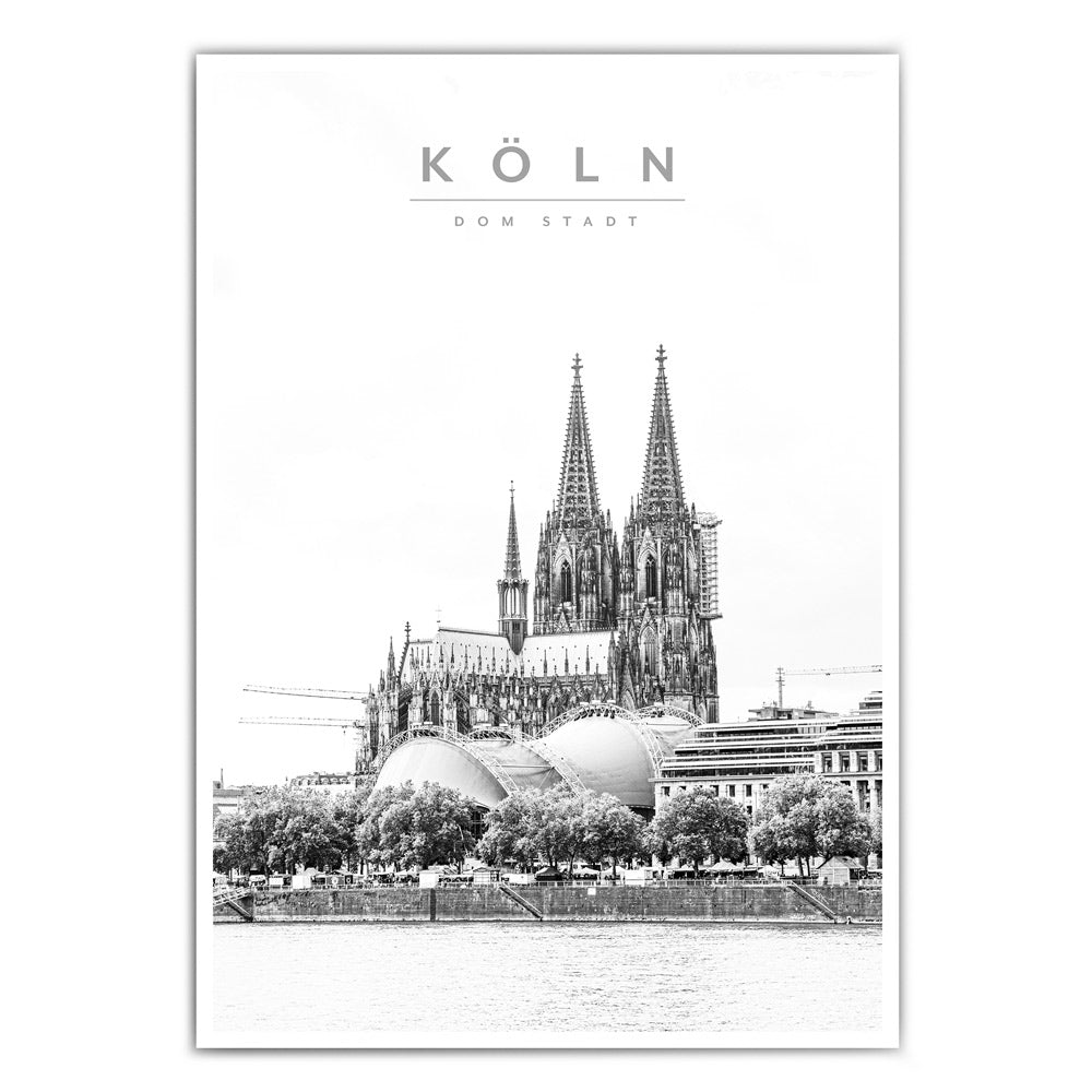 Köln Bild vom Rhein und dem Kölner Dom. Filter in schwarz weiß und lässt das Bild wie gezeichnet wirken. Über dem Dom steht - Köln Dom Stadt.